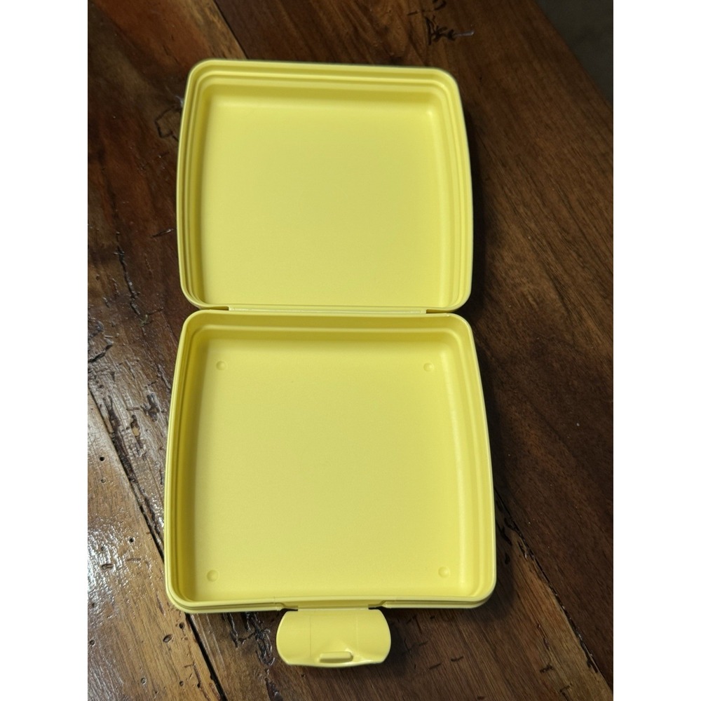 Tupperware SpongeBob Squarepants‎ Sandwich Keeper Container 3752D-2 Yellow NEW - Picture 4 of 5